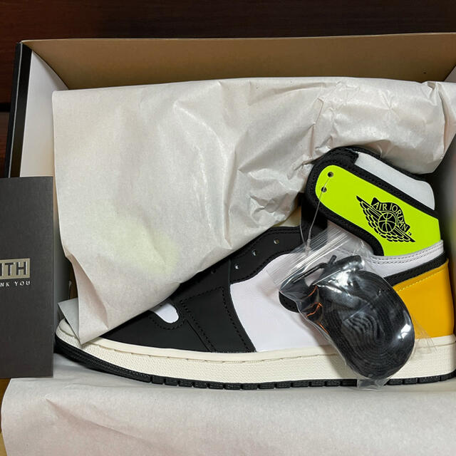 NIKE(ナイキ)の当選品★NIKE AIR JORDAN 1 HIGH OG VOLT GOLD  メンズの靴/シューズ(スニーカー)の商品写真