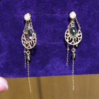 ジュエリーツツミ(JEWELRY TSUTSUMI)のK10YGマルチストーンピアス未使用(ピアス)