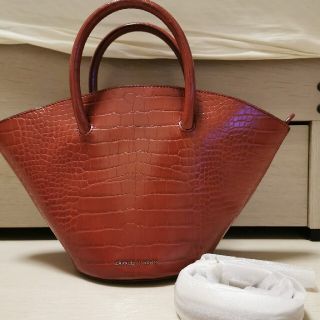 チャールズアンドキース(Charles and Keith)のチャールズ＆キース スカルプチャートート(ショルダーバッグ)