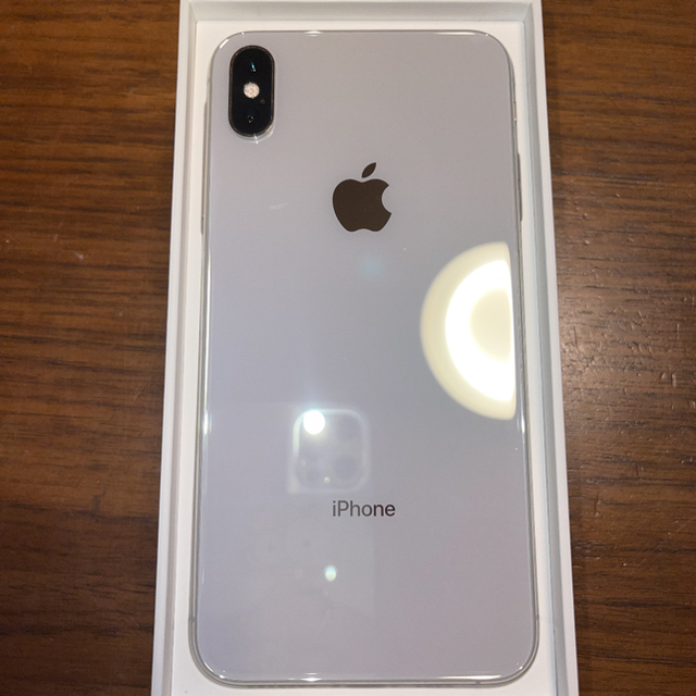 新品　iPhone Xs Silver 64 GB SIMフリー　本体