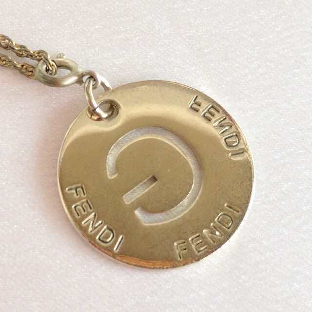 正規品　FENDI　フェンディ　ネックレス　ゴールド　ロゴ
