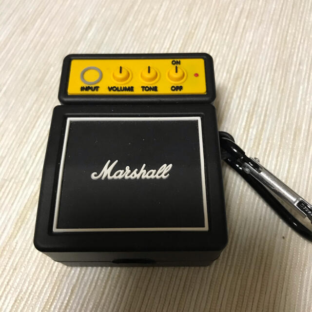 Marshall アンプ型AirPodsケース スマホ/家電/カメラのスマホアクセサリー(その他)の商品写真