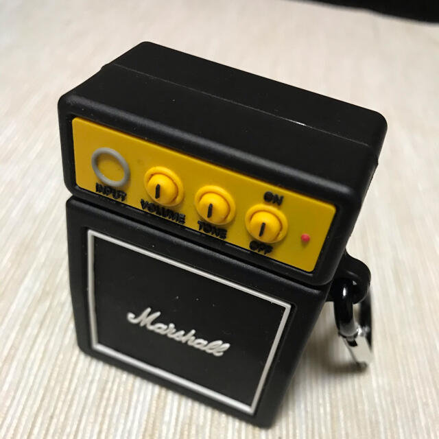 Marshall アンプ型AirPodsケース スマホ/家電/カメラのスマホアクセサリー(その他)の商品写真