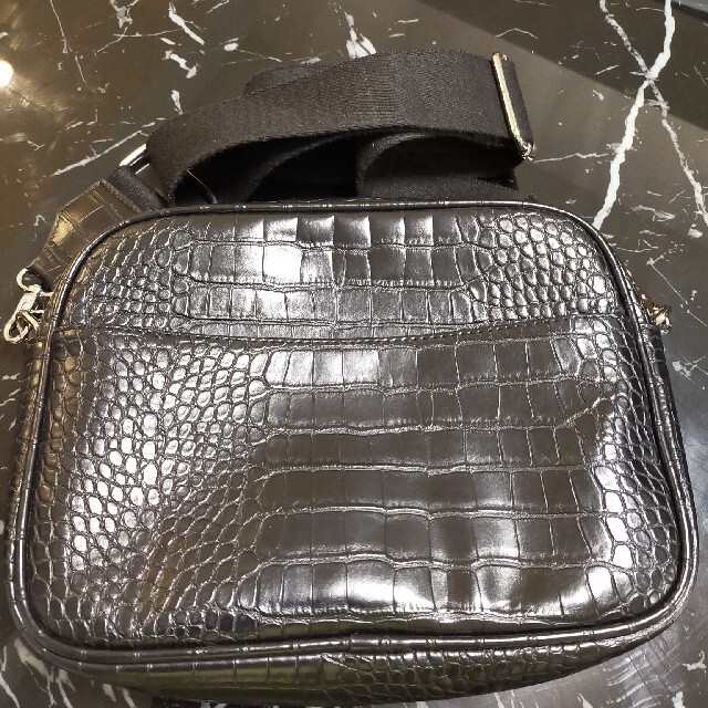 e.m.(イーエム)のEM 宮城舞　SQUARE SHOULDER BAG [Black] レディースのバッグ(ショルダーバッグ)の商品写真