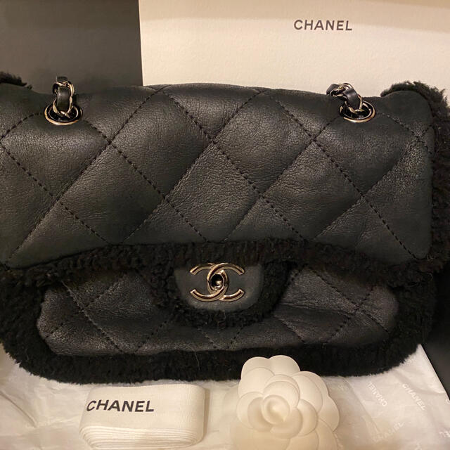 お値下げしました❣️シャネル　CHANEL ムートン　マトラッセ　チェーンバッグ