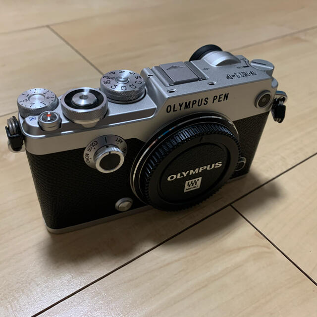 OLYMPUS PEN-F