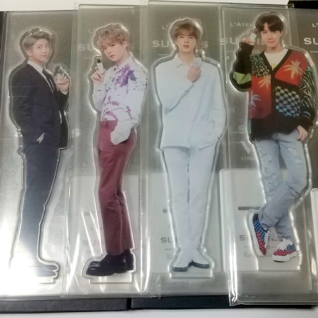 防弾少年団(BTS)(ボウダンショウネンダン)のアクスタ【新品】BTS ヒョンラインセット ジン シュガ ナムジュン ホソク エンタメ/ホビーのCD(K-POP/アジア)の商品写真