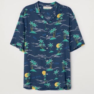 エイチアンドエム(H&M)のアロハシャツ ネイビー(シャツ)