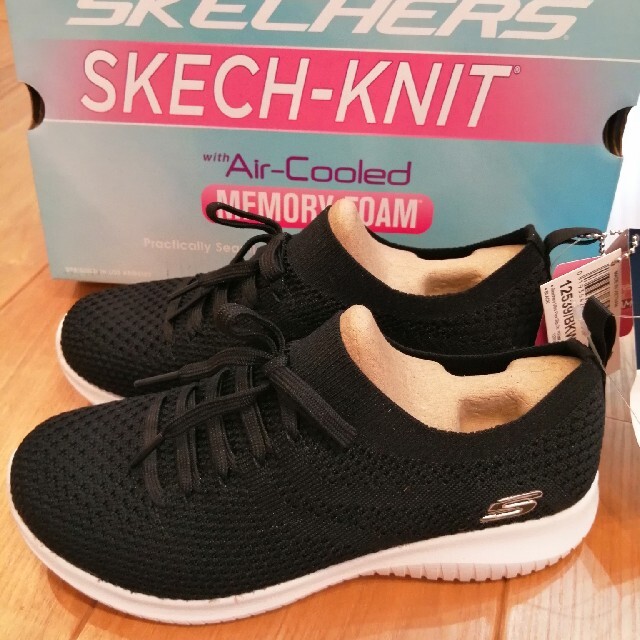 SKECHERS(スケッチャーズ)の新品未使用　スケッチャーズ　スニーカー レディースの靴/シューズ(スニーカー)の商品写真