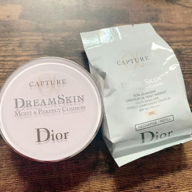 Dior(ディオール)のDior カプチュール ドリームスキン モイスト クッション 本体＋リフィル付き コスメ/美容のベースメイク/化粧品(ファンデーション)の商品写真