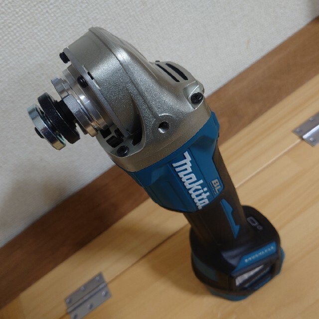 マキタ18V　新品　100mm充電式ディスクグラインダー　無線連動　GA412D