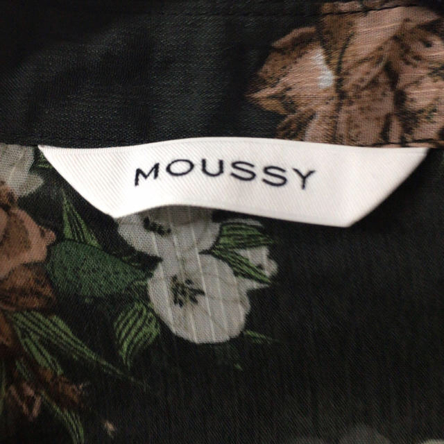 moussy(マウジー)のmoussy♡フラワーロングシャツ レディースのトップス(カーディガン)の商品写真