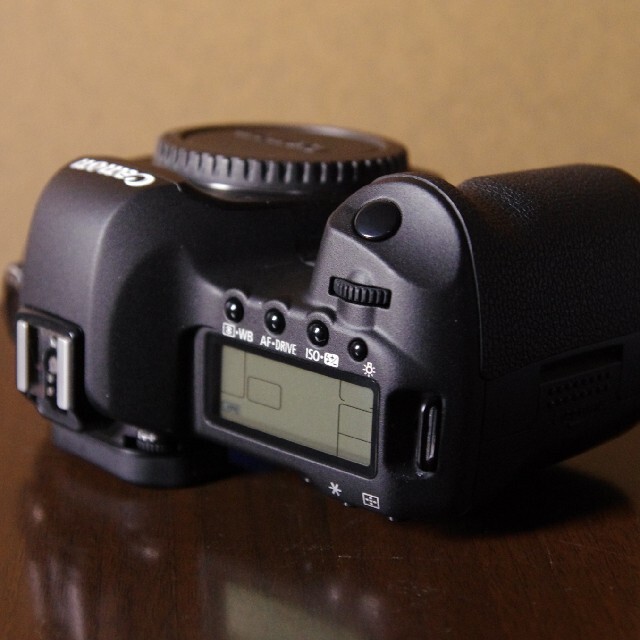 Canon(キヤノン)のキヤノン  CANON  EOS 5D mark2   元箱付美品 スマホ/家電/カメラのカメラ(デジタル一眼)の商品写真