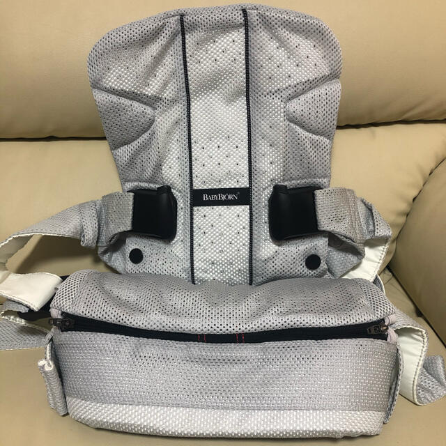 BABYBJORN(ベビービョルン)の【最終価格】ベビービョルン 抱っこ紐　ワンメッシュ　 キッズ/ベビー/マタニティの外出/移動用品(抱っこひも/おんぶひも)の商品写真