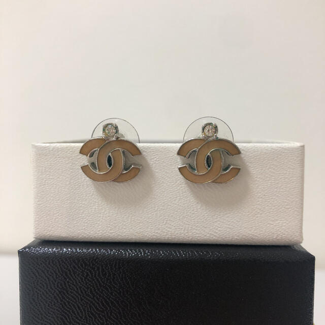 CHANEL(シャネル)のCHANEL シャネル ピアス ココマーク ピンク '04 美品 レディースのアクセサリー(ピアス)の商品写真