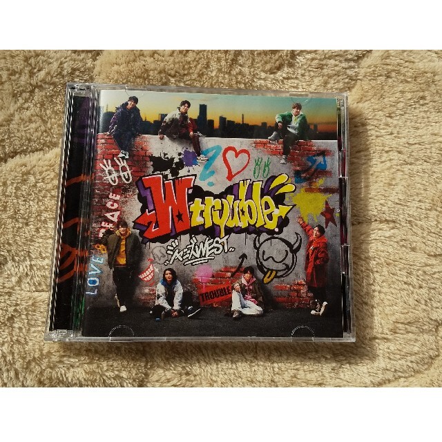 ジャニーズWEST(ジャニーズウエスト)のジャニーズWEST Wtrouble 初回B CD+DVD エンタメ/ホビーのCD(ポップス/ロック(邦楽))の商品写真