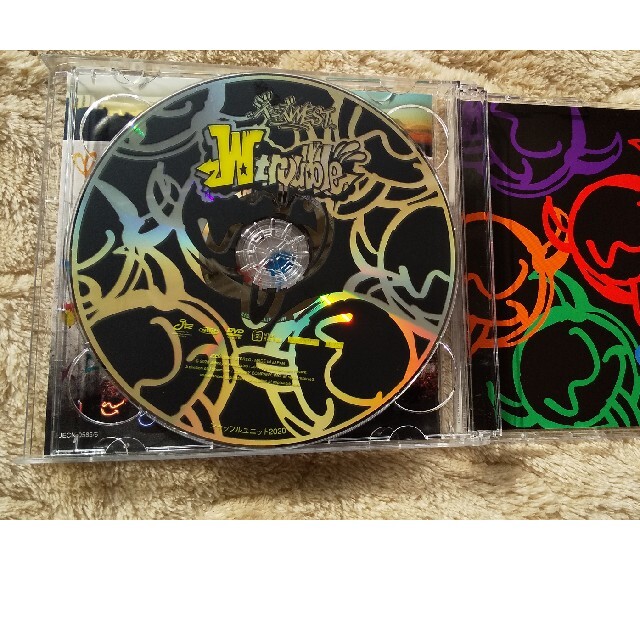 ジャニーズWEST(ジャニーズウエスト)のジャニーズWEST Wtrouble 初回B CD+DVD エンタメ/ホビーのCD(ポップス/ロック(邦楽))の商品写真