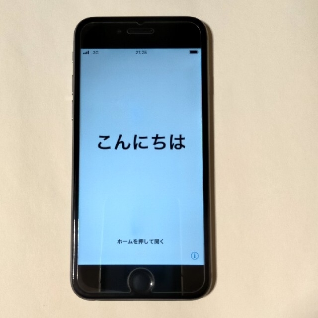 iPhone6  64GB  au回線　シルバー スマホ/家電/カメラのスマートフォン/携帯電話(スマートフォン本体)の商品写真