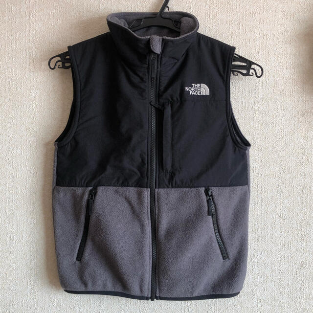 THE NORTH FACE(ザノースフェイス)のTNF キッズ　サイズ140 キッズ/ベビー/マタニティのキッズ服男の子用(90cm~)(ジャケット/上着)の商品写真