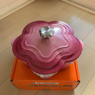 ルクルーゼ(LE CREUSET)のル・クルーゼ　ココットフルール　ベリー(鍋/フライパン)