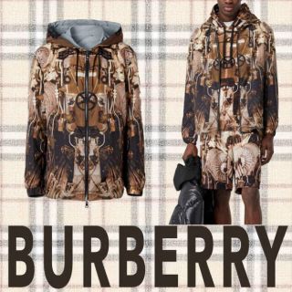 バーバリー(BURBERRY)のご専用　美品　バーバリー　ナイロンジャケット　パーカー(ナイロンジャケット)