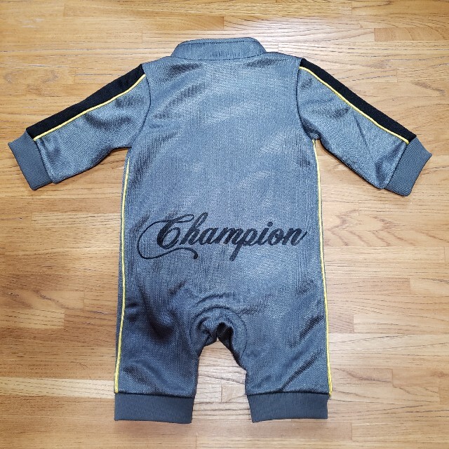 Champion(チャンピオン)の【チャンピオン】ロンパース　70cm キッズ/ベビー/マタニティのベビー服(~85cm)(ロンパース)の商品写真