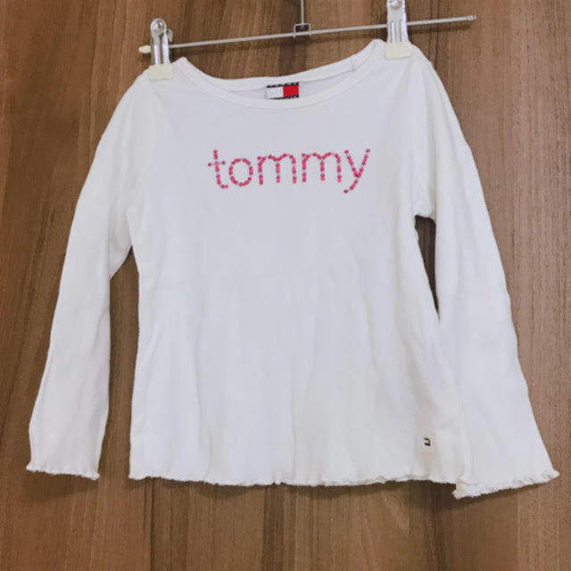 TOMMY HILFIGER(トミーヒルフィガー)のトミー ロングTシャツ ロゴTシャツ キッズ/ベビー/マタニティのキッズ服女の子用(90cm~)(Tシャツ/カットソー)の商品写真