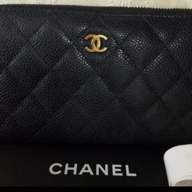 CHANEL ラウンドファスナー　キャビアスキン　ゴールド金具