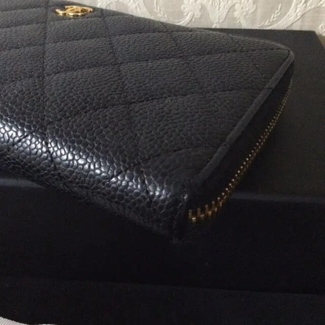 CHANEL(シャネル)のCHANEL ラウンドファスナー　キャビアスキン　ゴールド金具 レディースのファッション小物(財布)の商品写真