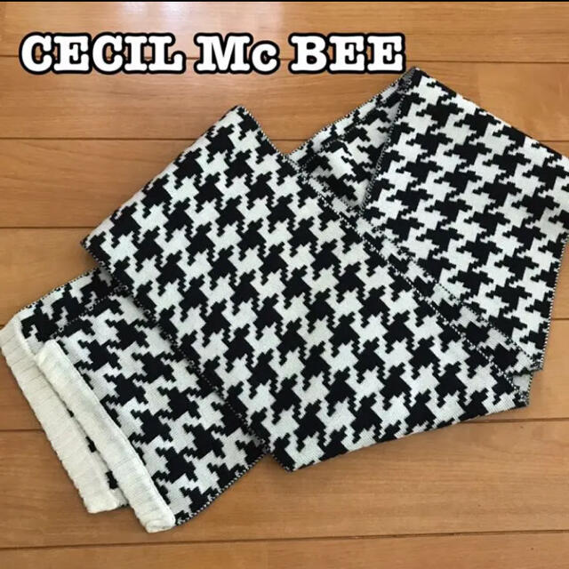 CECIL McBEE(セシルマクビー)の美品　CECIL Mc BEE マフラー　ストール　ショール レディースのファッション小物(マフラー/ショール)の商品写真