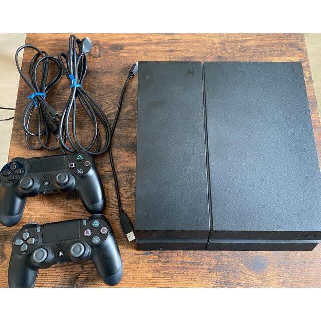 PlayStation4(プレイステーション4)のPlayStation4 CHU-1200シリーズ　コントローラー付き エンタメ/ホビーのゲームソフト/ゲーム機本体(家庭用ゲーム機本体)の商品写真