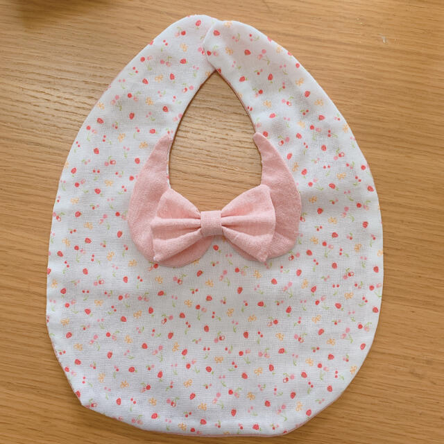 ハンドメイド ベビー スタイ 赤ちゃん グッズ 子ども 可愛い 女の子 お祝い ハンドメイド ベビー スタイ 赤ちゃん グッズ 子ども 可愛い 女の子 お祝い