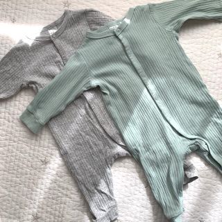 エイチアンドエム(H&M)の＿m._iico_様専用❤︎H&M オーガニックコットン　ロンパース(ロンパース)