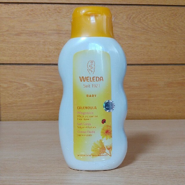 WELEDA(ヴェレダ)のmeri**様専用 ヴェレダカレンドラベビーミルクローション200ml  キッズ/ベビー/マタニティの洗浄/衛生用品(ベビーローション)の商品写真