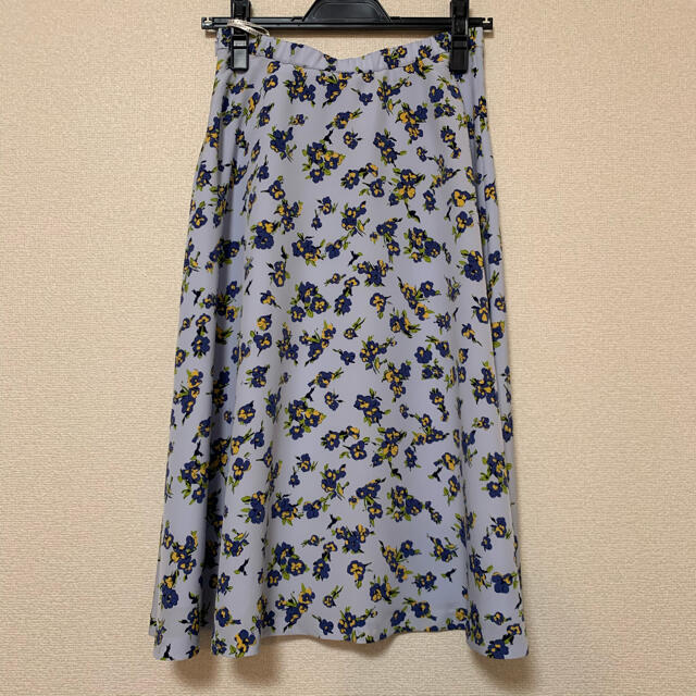 MACKINTOSH PHILOSOPHY(マッキントッシュフィロソフィー)のMACKINTOSH PHILOSOFY 花柄 ロングスカート ブルー レディースのスカート(ひざ丈スカート)の商品写真