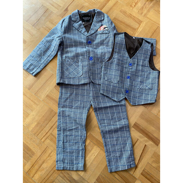 男の子　フォーマル　スーツ　グレー　チェック キッズ/ベビー/マタニティのキッズ服男の子用(90cm~)(ドレス/フォーマル)の商品写真