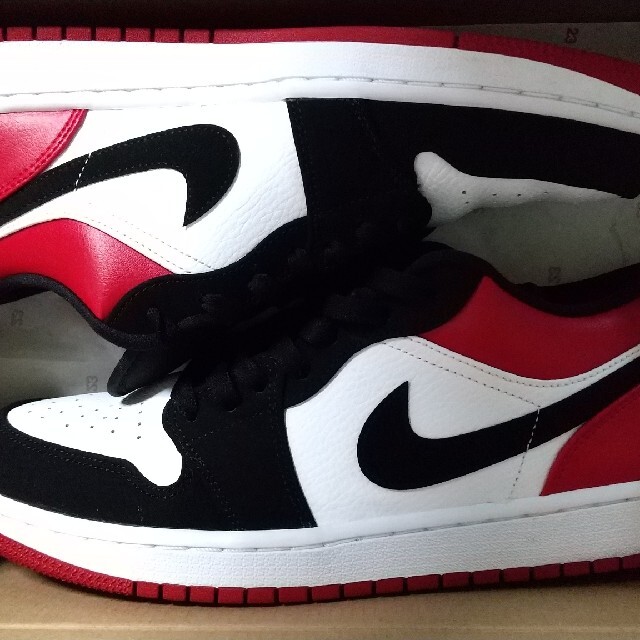 メンズ美品JORDAN 1 LOW BLACK TOE