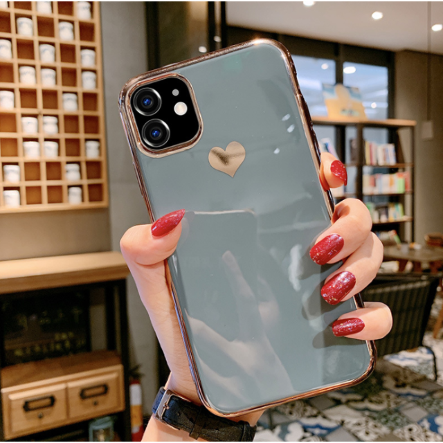 ハート柄 Iphoneケース かわいい 金枠の通販 By Watawata S Shop ラクマ