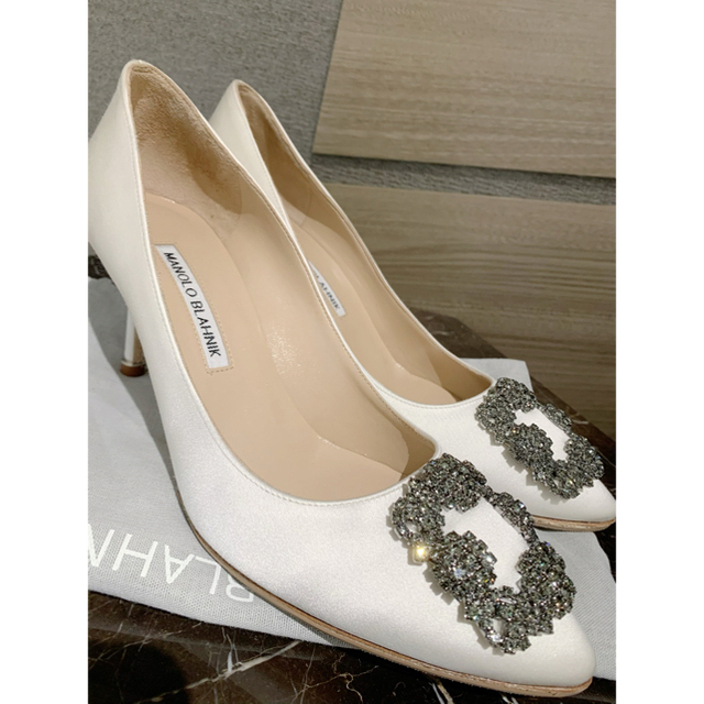 代引き人気 MANOLO 【美品】マノロブラニク ハンギシ ホワイト 7cm