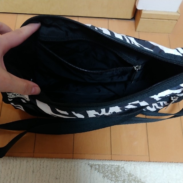 LeSportsac(レスポートサック)のLeSportsac　バック　ゼブラ柄 レディースのバッグ(ショルダーバッグ)の商品写真