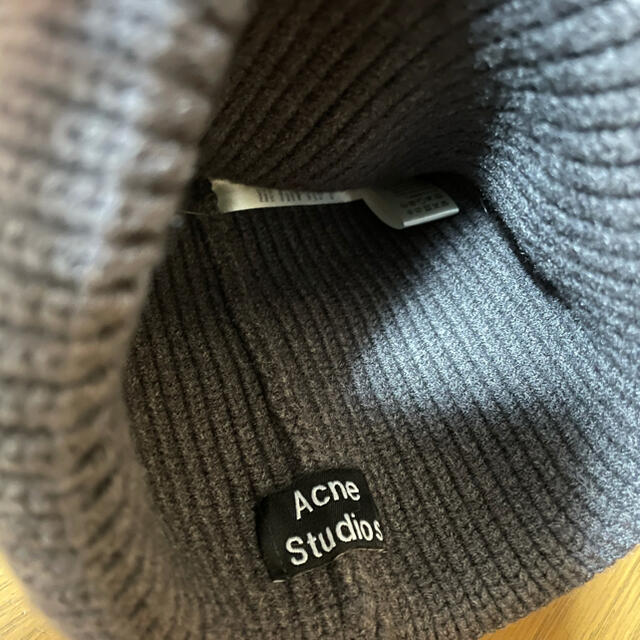 ACNE(アクネ)のAcne Studios アクネ ストゥディオズ・リブ編みニットビーニー レディースの帽子(ニット帽/ビーニー)の商品写真