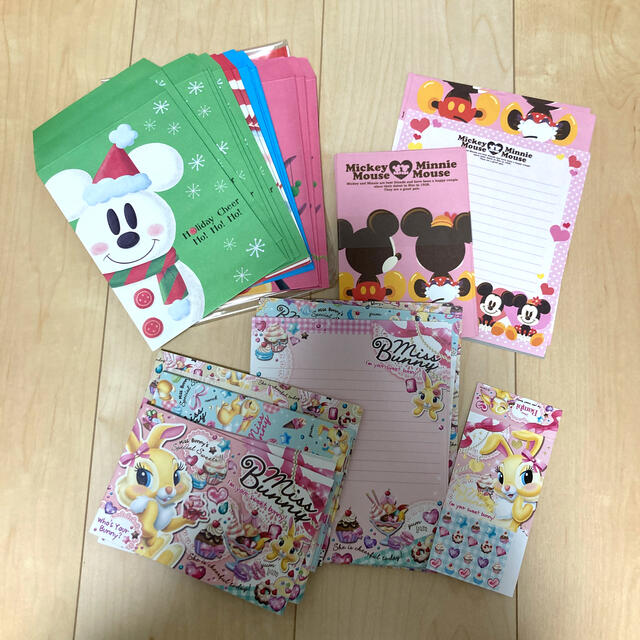 Disney(ディズニー)のディズニー　封筒　レターセット　まとめ売り ハンドメイドの文具/ステーショナリー(カード/レター/ラッピング)の商品写真