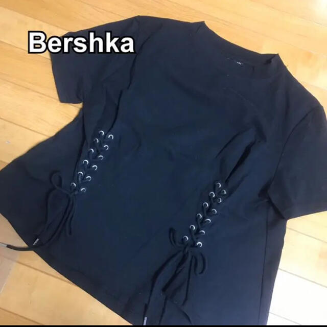 Bershka(ベルシュカ)の(15) Bershka 未使用＊半袖Tシャツ レディースのトップス(Tシャツ(半袖/袖なし))の商品写真