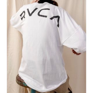 ルーカ(RVCA)の【新品未使用】RVCA レイヤードアーチロゴロングスリーブTシャツ　ホワイト(Tシャツ/カットソー(七分/長袖))