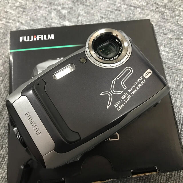 富士フイルム(フジフイルム)の【新古品 美品】 FUJIFILM FinePix XP140 防水カメラ 4K スマホ/家電/カメラのカメラ(コンパクトデジタルカメラ)の商品写真