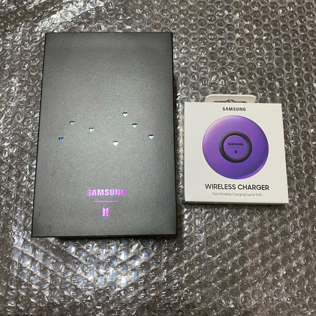 SAMSUNG(サムスン)のGalagxy Buds+ BTS Edition スマホ/家電/カメラのオーディオ機器(ヘッドフォン/イヤフォン)の商品写真