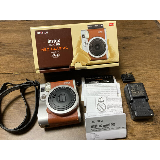 チェキ　instax mini90 ネオクラシック