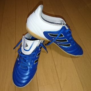 アディダス(adidas)のアディダス フットサルシューズ 23.5(シューズ)