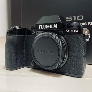 フジフイルム(富士フイルム)のX-S10 XC15-45mmレンズキット(ミラーレス一眼)