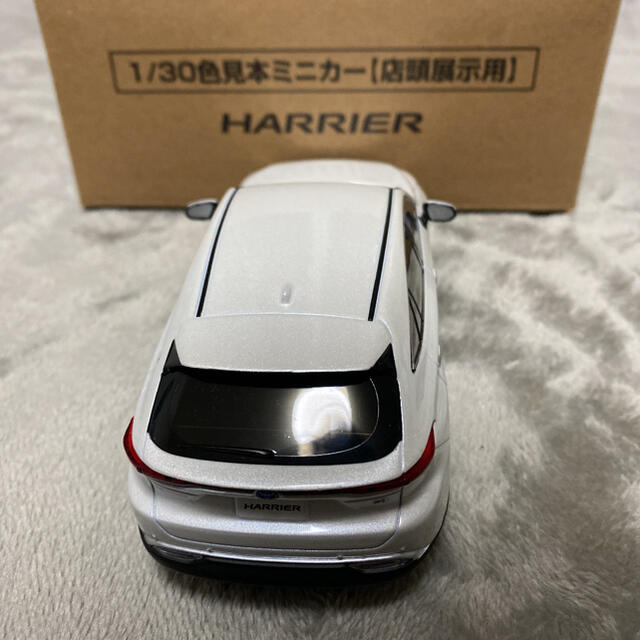 トヨタ(トヨタ)のTOYOTA ハリアー　1/30 ミニカー エンタメ/ホビーのおもちゃ/ぬいぐるみ(ミニカー)の商品写真